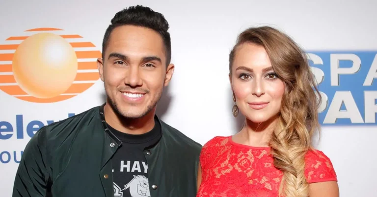 Alexa Vega y Carlos Pena estrenaron su libro: «¿Qué pasa si el amor es el punto?